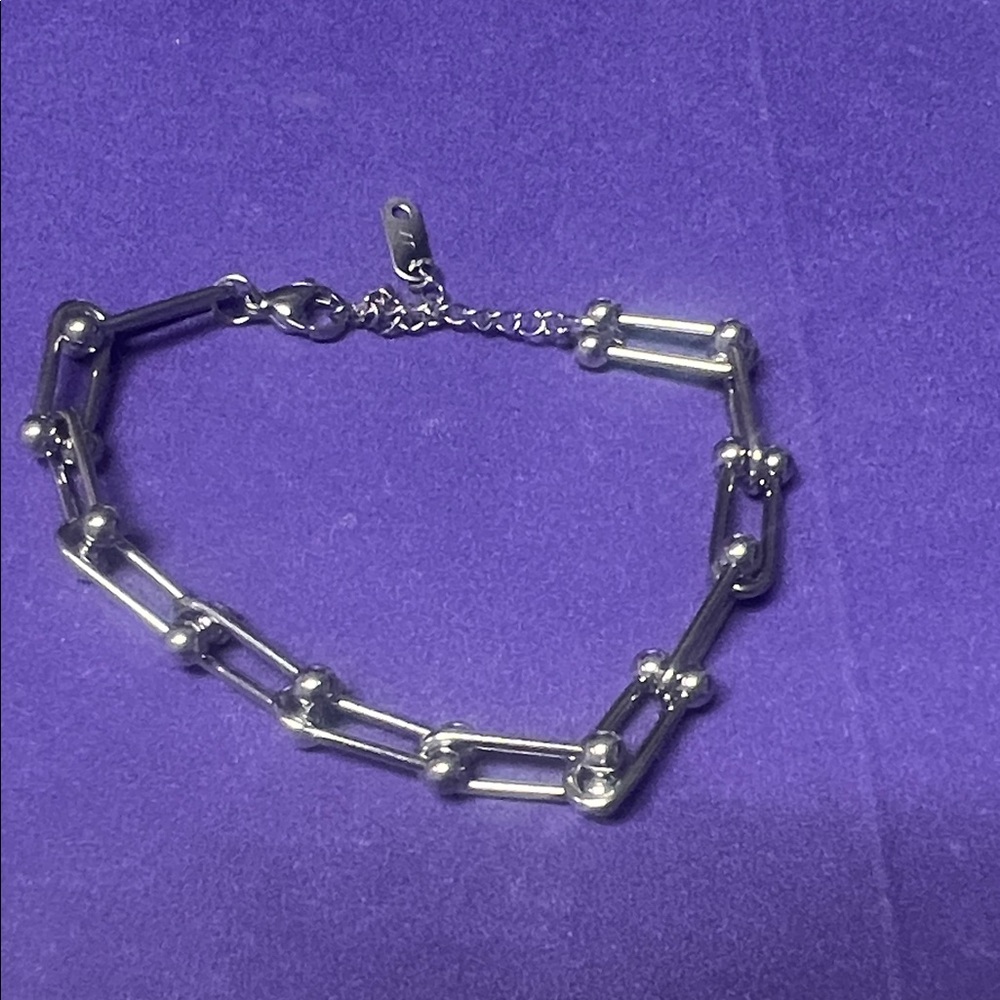 NWOT Elegant Silver 18KGP Chain Bracelet - Picture 1 of 2